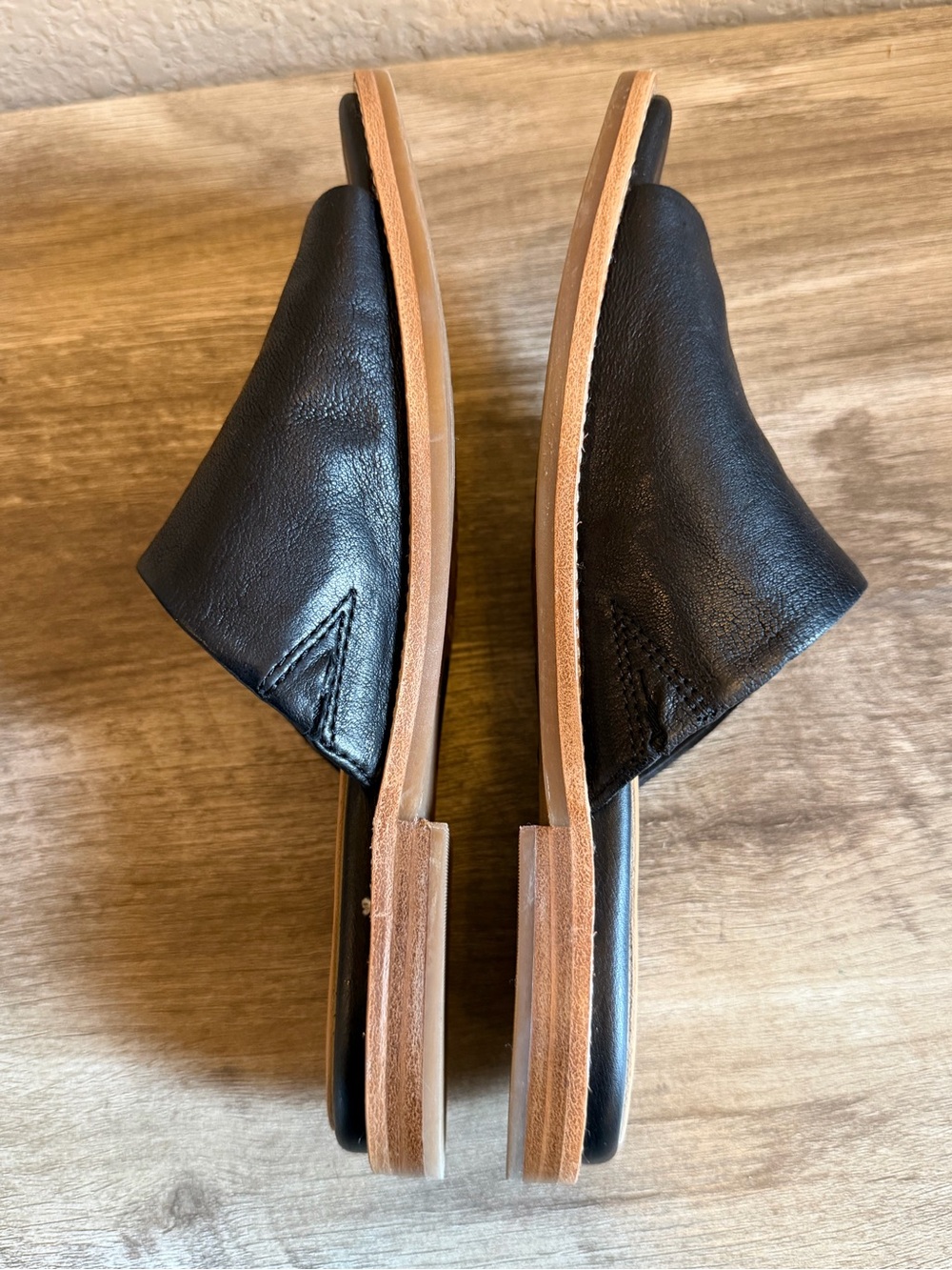 Sofft Noble Leather Slides - Picture 8 of 10